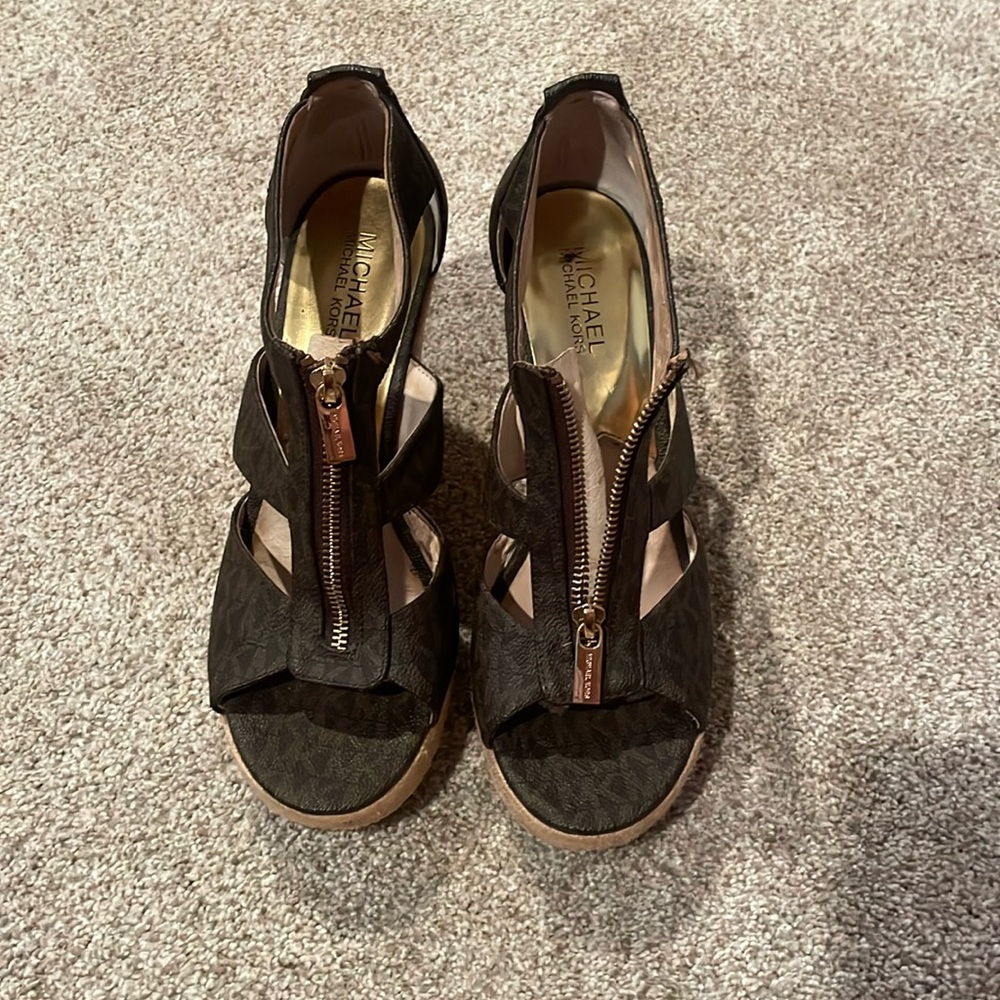 Micheal Kora wedge heel